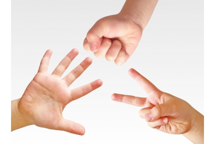 握れば拳　開けば掌