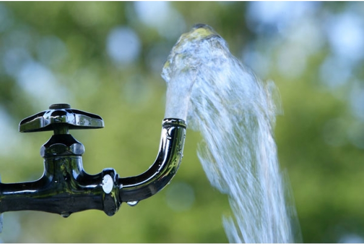 流水腐らず、戸枢螻せず