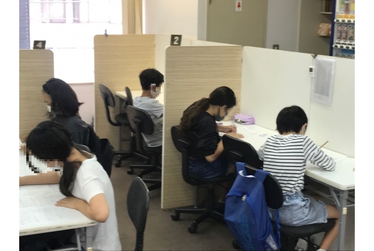 小学生：塾内模試を実施中♪