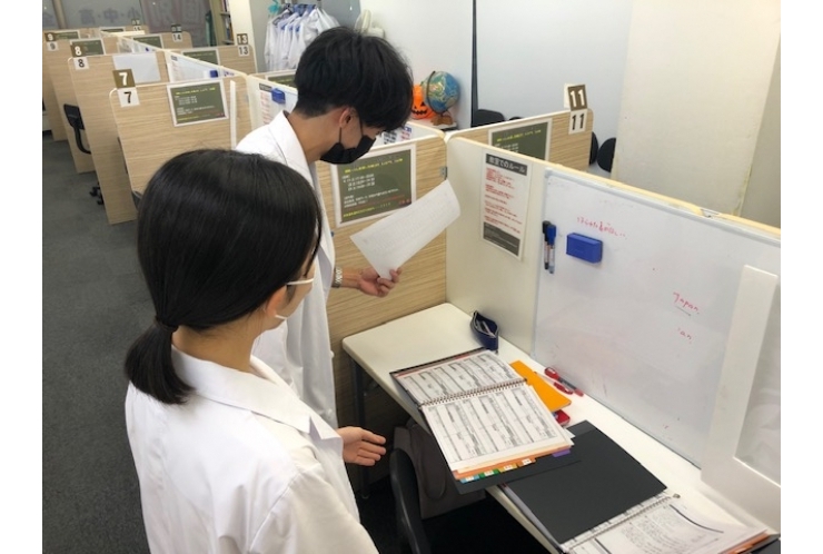 先生紹介スタート！　