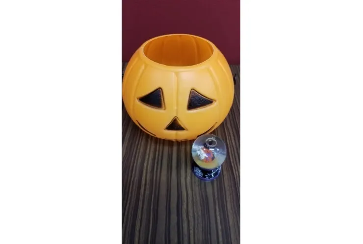 ハロウィンの飾りつけしました