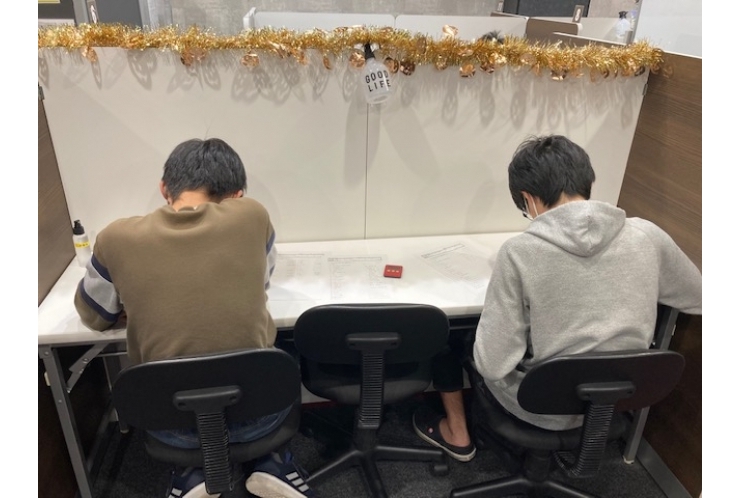 自習で単語の勉強中～♪