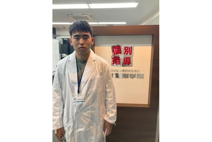 英才個別学院駒沢校　講師紹介「初めまして講師の鶴田利駆です！」
