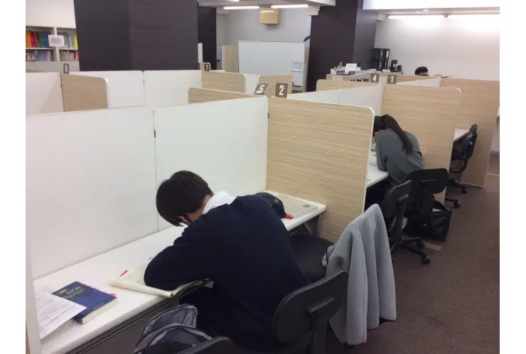 高校生テスト期間の自習の様子②【英才個別学院 矢口渡校】