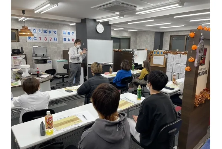 【定期的に講師研修を実施しています】