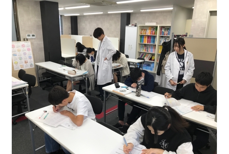 港区立中学校　無料定期テスト対策実施中！　港区　高輪　三田　白金　港南地区で受験と定期テストに強い個別塾