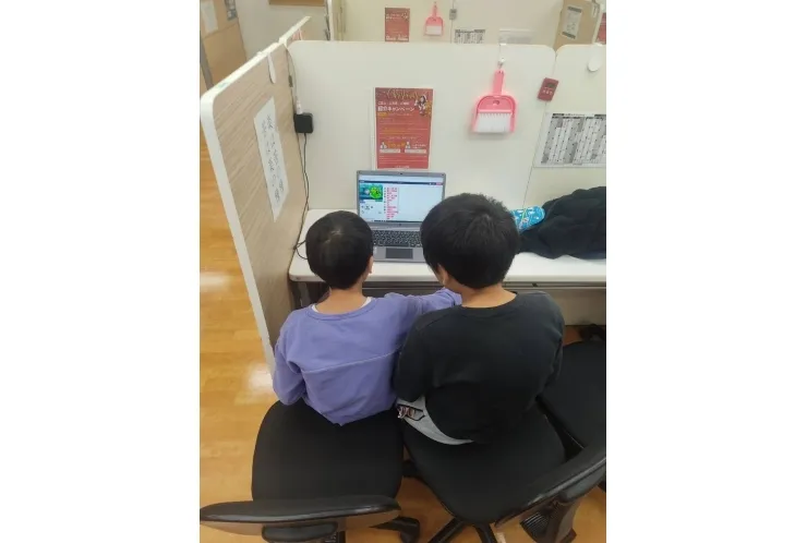 作品を見せあう