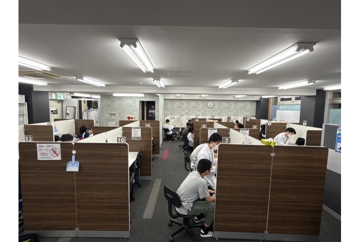 勉強方法に悩む・・・学習習慣作りも提出物管理も英才にお任せを！